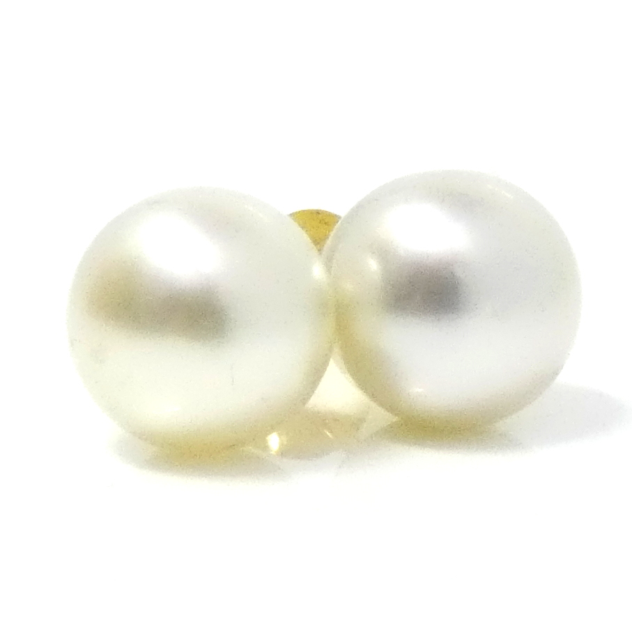 White South Sea 8.7mm Roundish Pearl Earrings